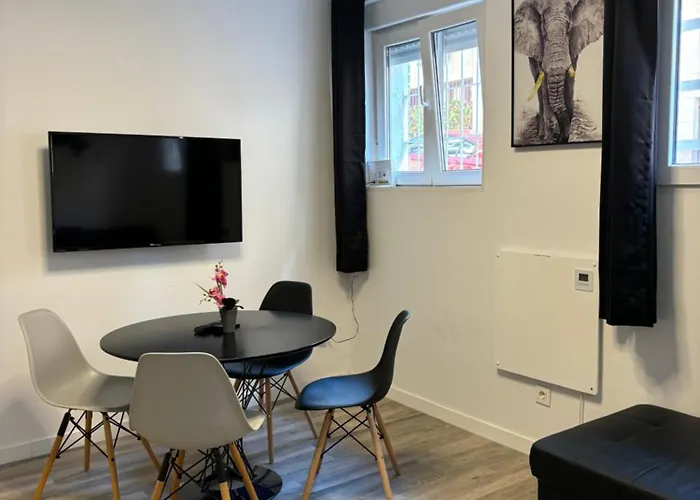 Apartamento Blanco Y Negro En El Centro